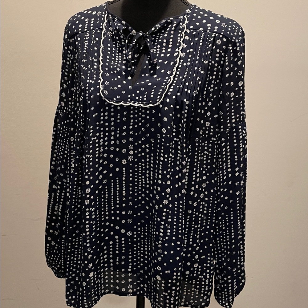GAP Peasant Blouse Size S Navy White  Vintage Inspired Pintuck Floral Pleated